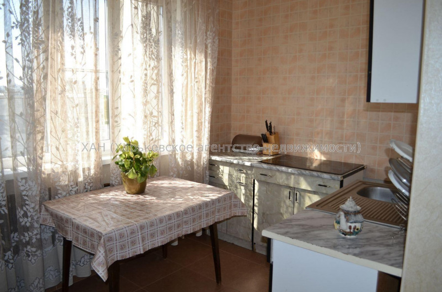 Продам квартиру, Леся Сердюка ул. , 2  ком., 53 м², капитальный ремонт 