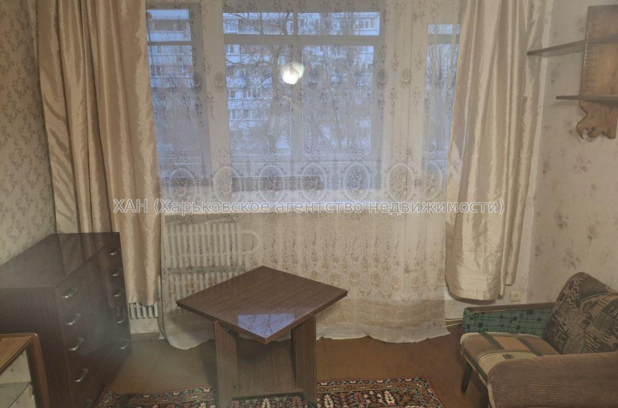 Продам квартиру, Соборности Украины ул. , 1 кім., 33.80 м², советский ремонт 