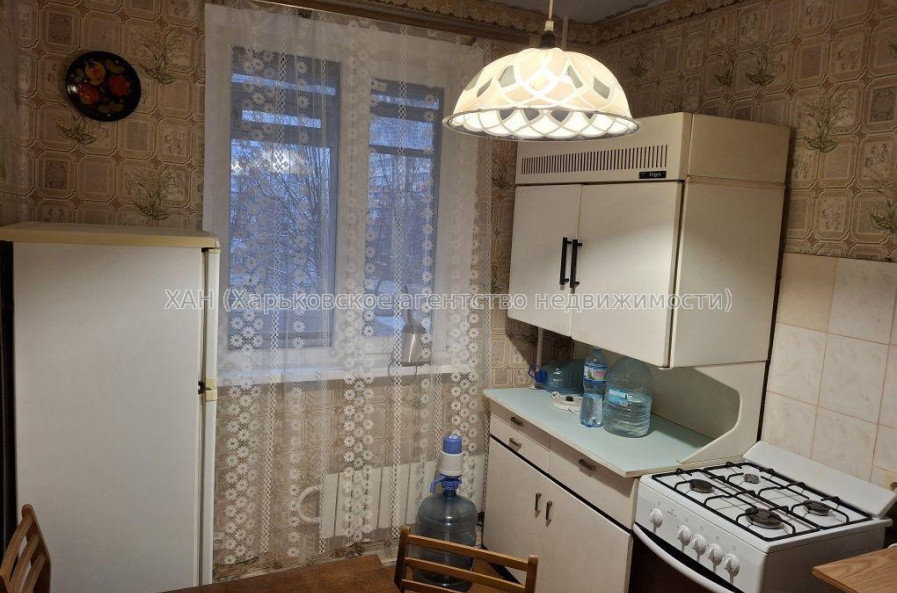 Продам квартиру, Соборности Украины ул. , 1 кім., 33.80 м², советский ремонт 