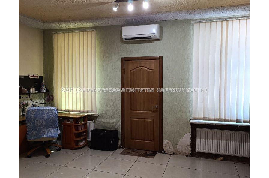 Продам квартиру, Основянская ул. , 2 кім., 105 м², советский ремонт 