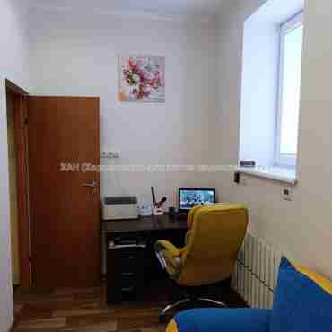 Продам квартиру, Основянская ул. , 2 кім., 105 м², советский ремонт 