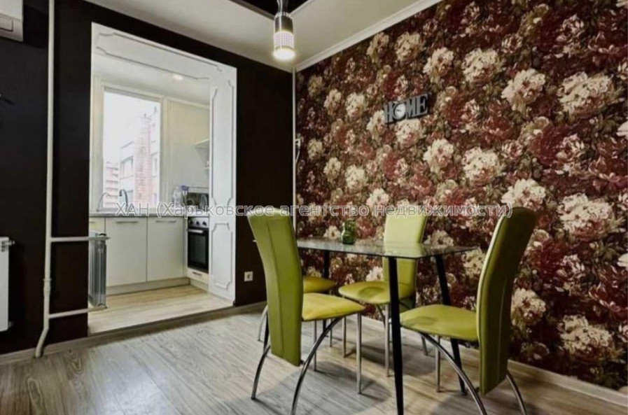 Продам квартиру, Аэрокосмический пр. , 1 кім., 40 м², авторский дизайн 