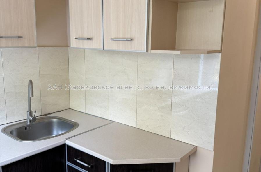 Продам квартиру, Гвардейцев Широнинцев ул. , 38Б , 2  ком., 48 м², косметический ремонт 