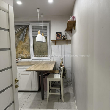 Продам квартиру, Академика Павлова ул. , 2  ком., 45.80 м², капитальный ремонт 