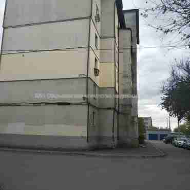 Продам квартиру, 5  ком., 114 м², без внутренних работ 
