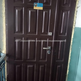 Продам квартиру, Чернышевская ул. , 2 кім., 71 м², без внутренних работ