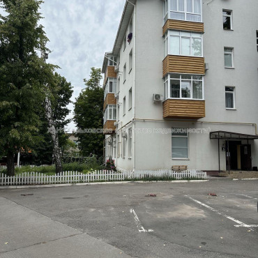 Продам квартиру, Деревянко ул. , 1 кім., 17 м², капитальный ремонт 