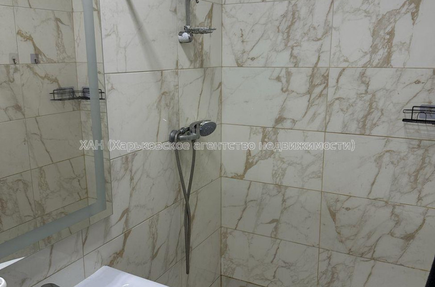 Продам квартиру, Деревянко ул. , 1  ком., 17 м², капитальный ремонт 