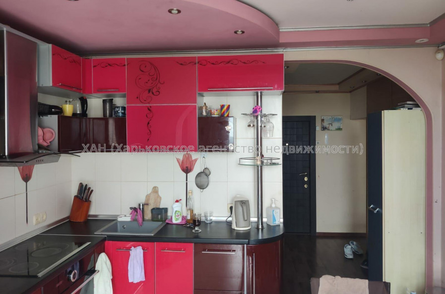 Продам квартиру, Гвардейцев Широнинцев ул. , 4 кім., 84 м², евроремонт 