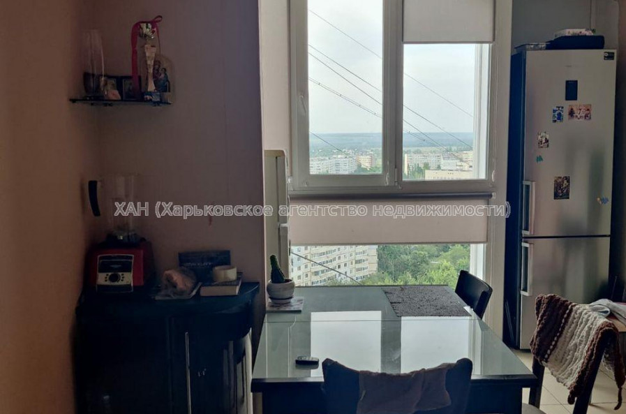 Продам квартиру, Гвардейцев Широнинцев ул. , 4 кім., 84 м², евроремонт 