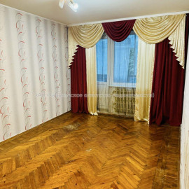 Продам квартиру, Светлая ул. , 1 кім., 32 м², косметический ремонт