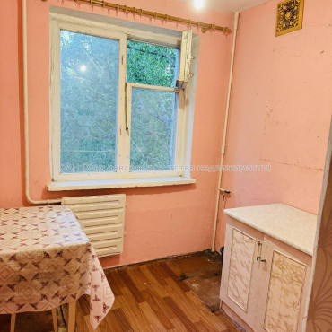 Продам квартиру, Светлая ул. , 1 кім., 32 м², косметический ремонт 