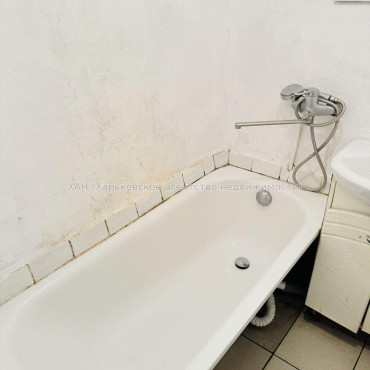 Продам квартиру, Светлая ул. , 1 кім., 32 м², косметический ремонт 