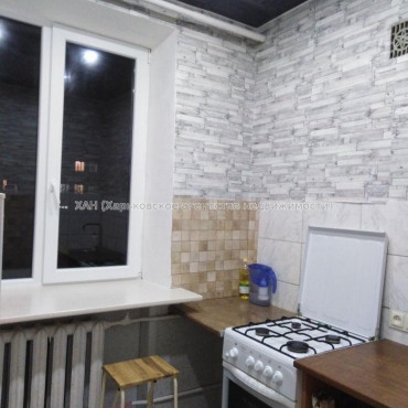 Продам квартиру, Олега Гуцоло пер. , 1 кім., 32 м², косметический ремонт 