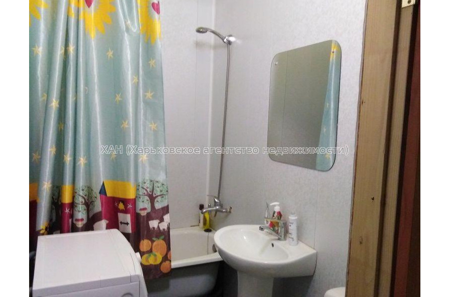 Продам квартиру, Евгения Храпка ул. , 1 кім., 32 м², косметический ремонт 