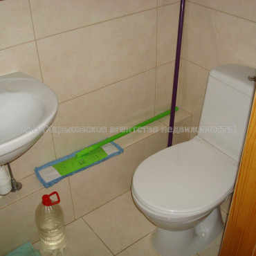 Продам квартиру, Мирослава Мисли ул. , 1  ком., 16 м², капитальный ремонт 