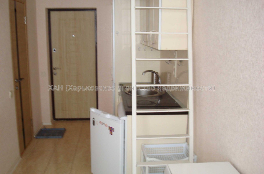 Продам квартиру, Мирослава Мисли ул. , 1  ком., 16 м², капитальный ремонт 