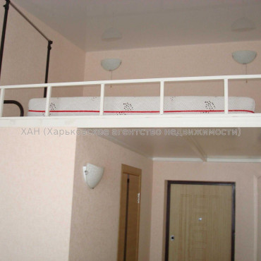 Продам квартиру, Мирослава Мисли ул. , 1  ком., 16 м², капитальный ремонт 