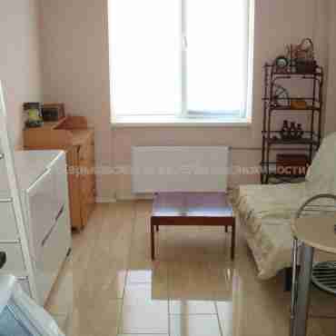 Продам квартиру, Мирослава Мисли ул. , 1  ком., 16 м², капитальный ремонт 