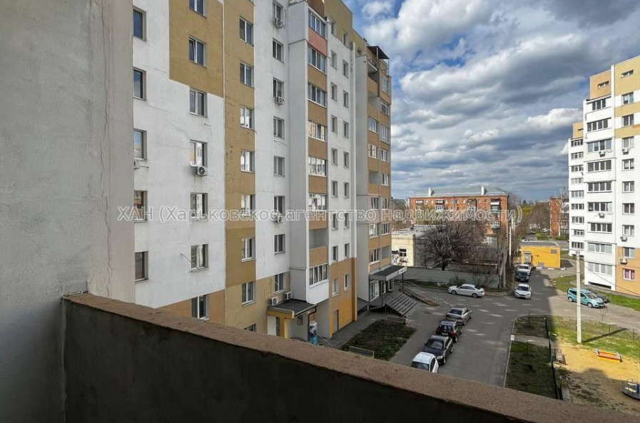 Продам квартиру, Льва Ландау просп. , 2 кім., 54 м², капитальный ремонт 