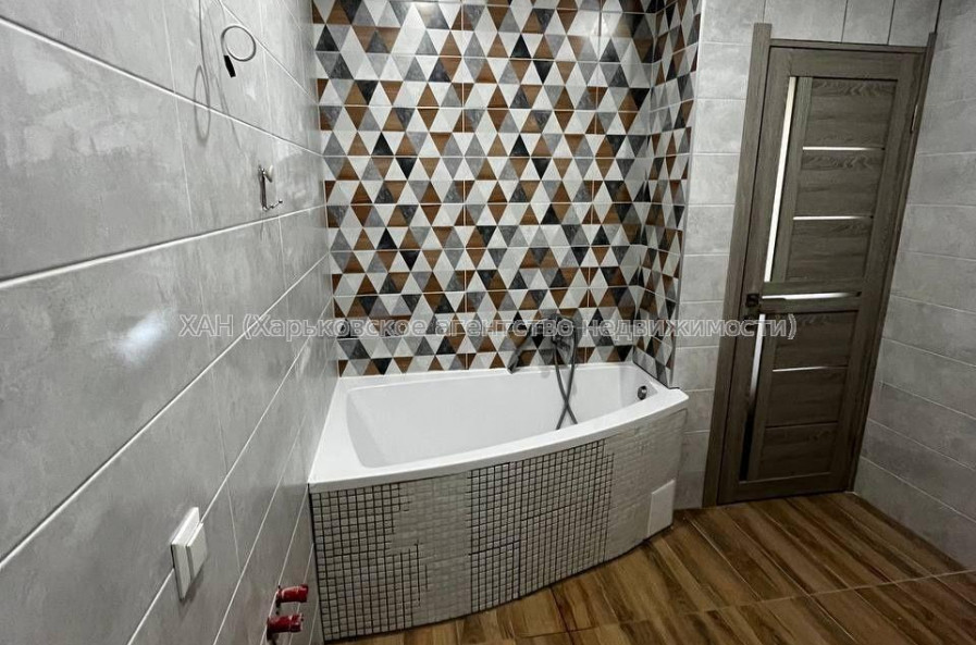 Продам квартиру, Льва Ландау просп. , 2 кім., 54 м², капитальный ремонт 