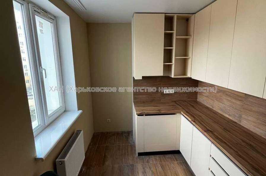 Продам квартиру, Льва Ландау просп. , 2 кім., 54 м², капитальный ремонт 