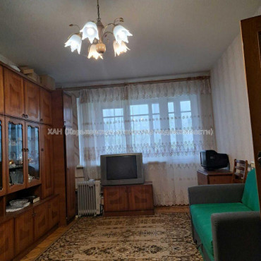 Продам квартиру, Гвардейцев Широнинцев ул. , 2 кім., 53.50 м², косметический ремонт 