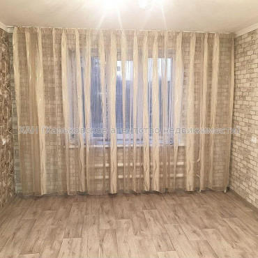 Продам квартиру, Селянская ул. , 1  ком., 13 м², капитальный ремонт 