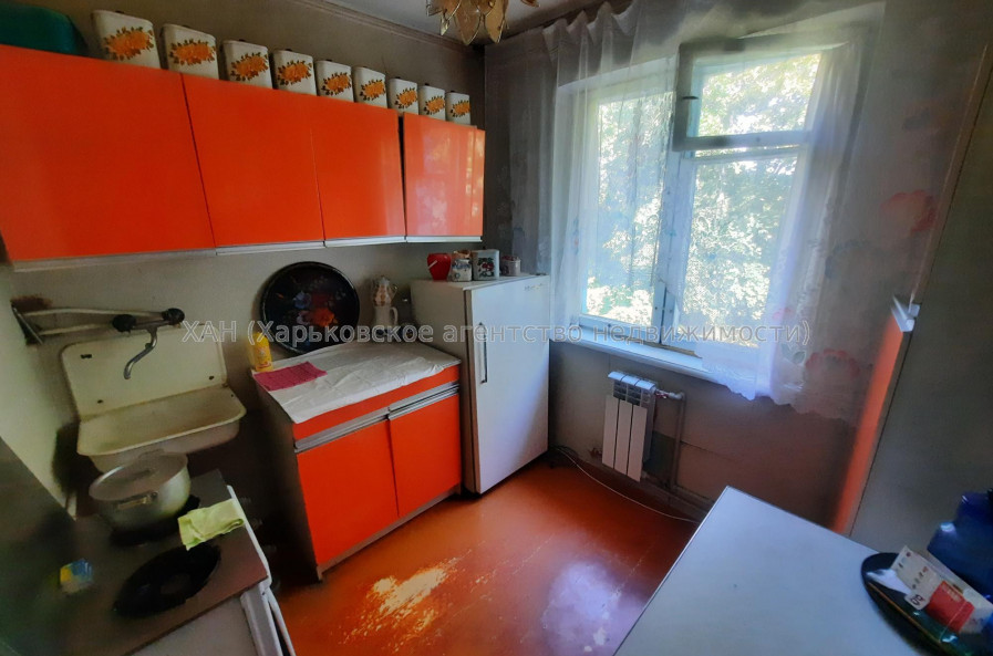 Продам квартиру, Индустриальный просп. , 2  ком., 45 м², советский ремонт 