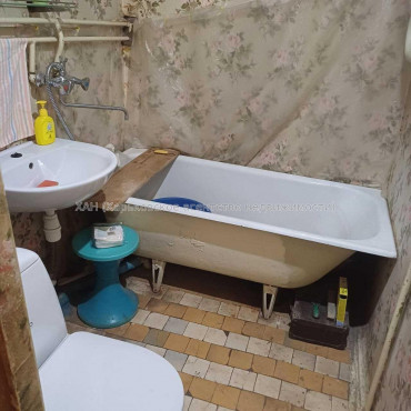 Продам квартиру, Индустриальный просп. , 2 кім., 45 м², советский ремонт 