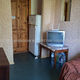 Продам квартиру, Василия Мельникова ул. , 1 кім., 15 м², косметический ремонт