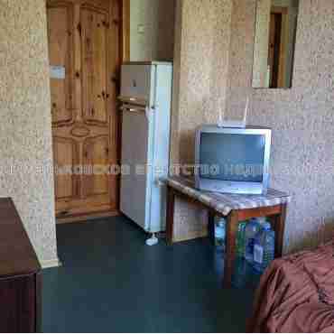 Продам квартиру, Василия Мельникова ул. , 1 кім., 15 м², косметический ремонт 