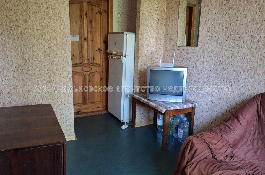Продам квартиру, Василия Мельникова ул. , 1 кім., 15 м², косметический ремонт 