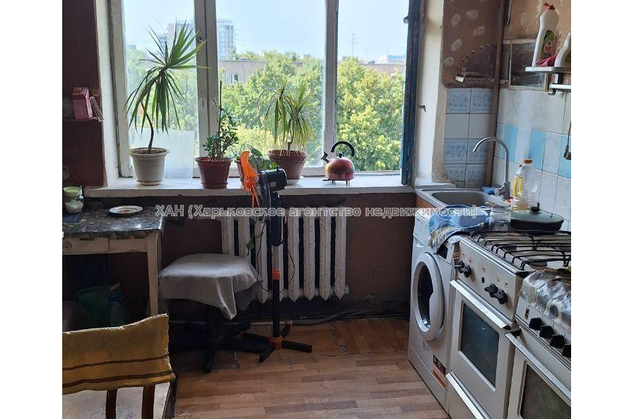 Продам квартиру, Василия Мельникова ул. , 1 кім., 15 м², косметический ремонт 