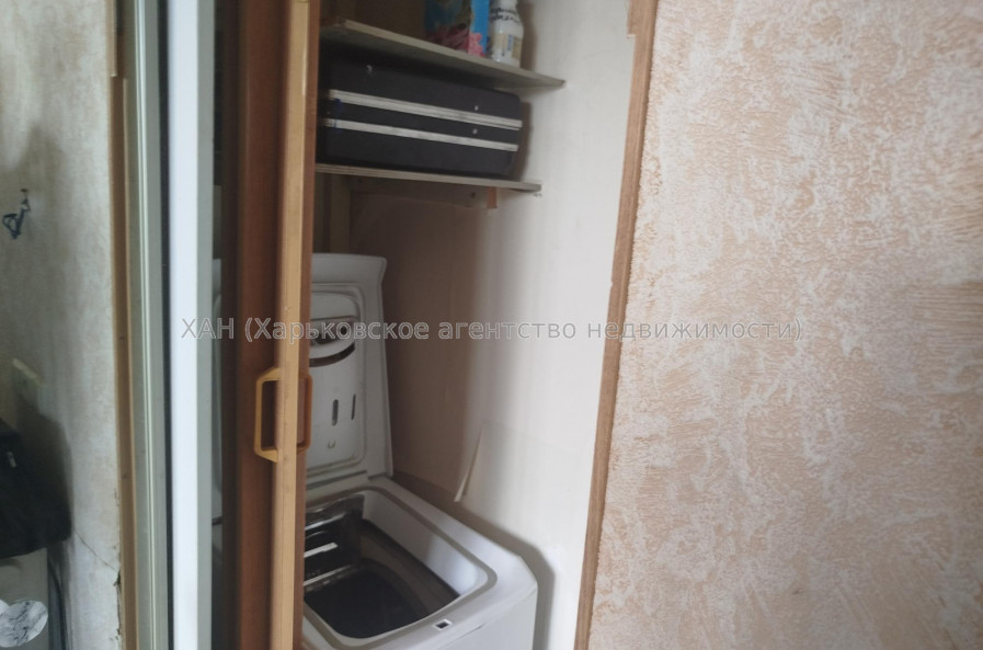 Продам квартиру, Харьковских Дивизий ул. , 1 кім., 18 м², косметический ремонт 