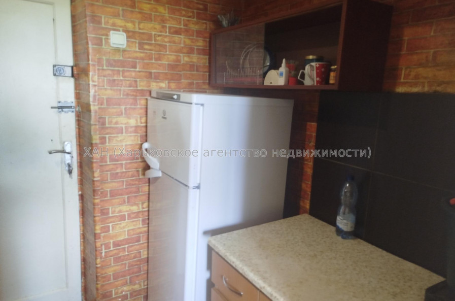 Продам квартиру, Харьковских Дивизий ул. , 1 кім., 18 м², косметический ремонт 