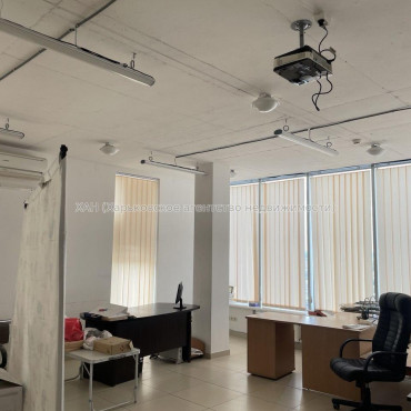 Здам нежитлову нерухомість, офис в офисном центре , 3 кім., 135 м², евроремонт 