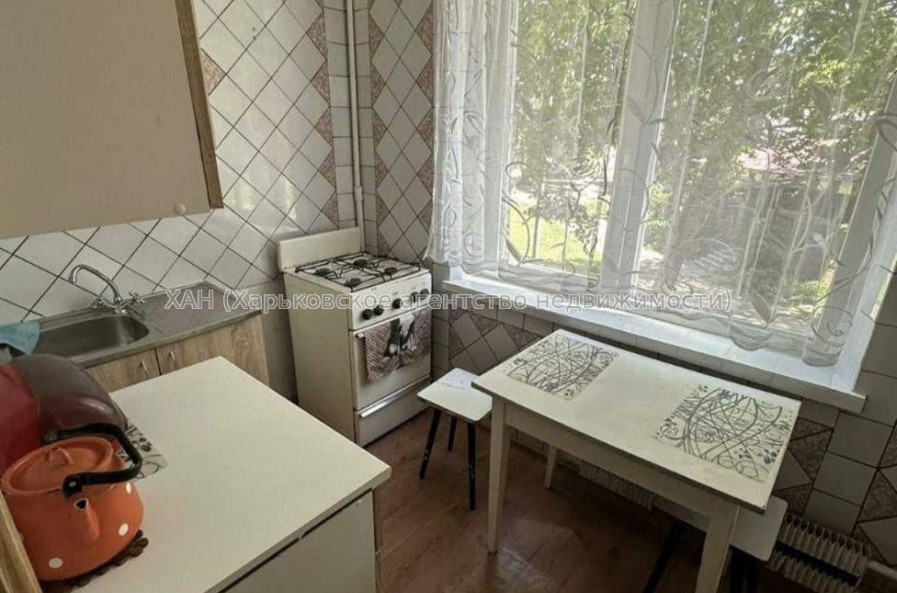 Продам квартиру, Непокоренных ул. , 2 кім., 47 м², косметический ремонт 