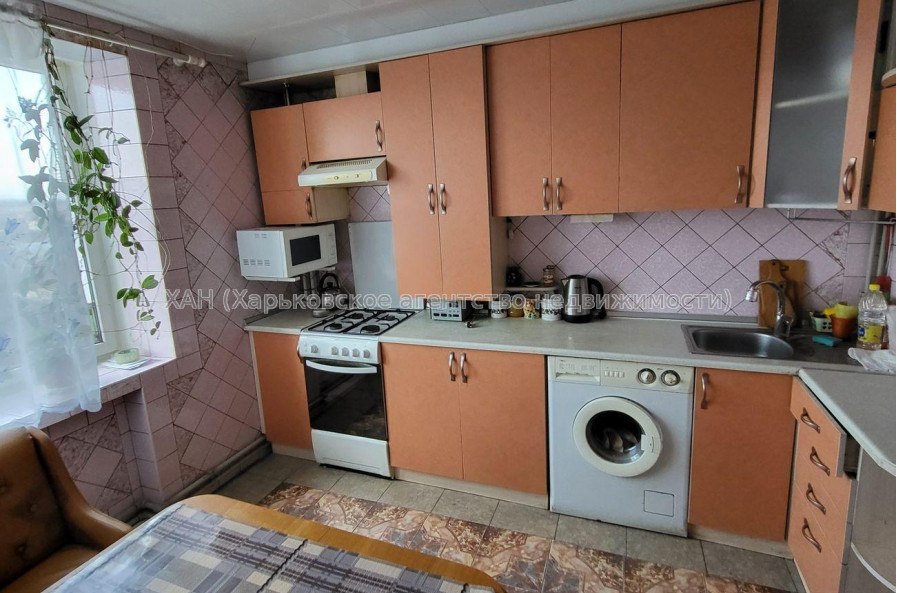 Продам квартиру, Кулиничевская ул. , 3 кім., 60 м², косметический ремонт 