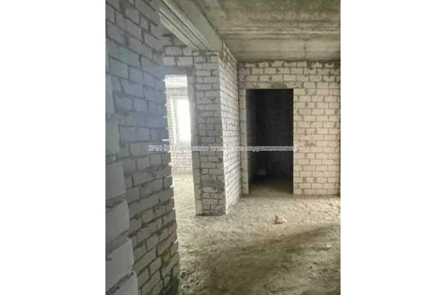 Продам квартиру, Валентиновская ул. , 1 кім., 40 м², без внутренних работ 