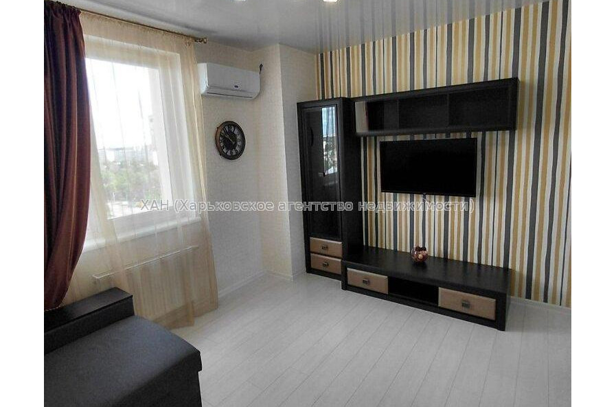 Продам квартиру, Героев Харькова просп. , 1 кім., 44 м², евроремонт 