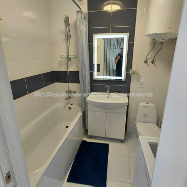 Продам квартиру, Героев Харькова просп. , 1 кім., 44 м², евроремонт 