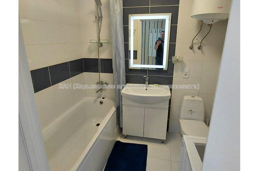Продам квартиру, Героев Харькова просп. , 1 кім., 44 м², евроремонт 