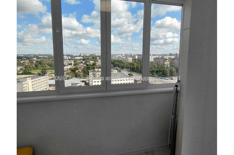 Продам квартиру, Героев Харькова просп. , 1 кім., 44 м², евроремонт 