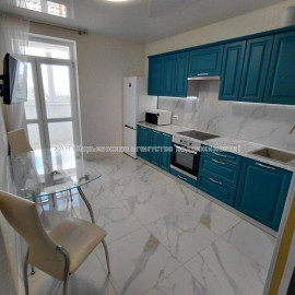 Продам квартиру, Героев Харькова просп. , 1  ком., 44 м², евроремонт