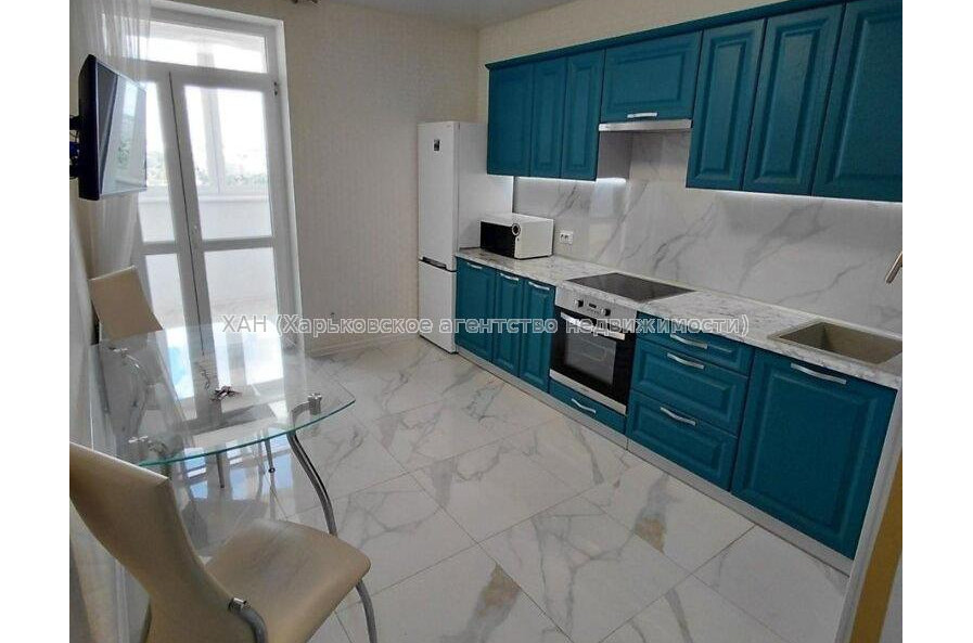 Продам квартиру, Героев Харькова просп. , 1 кім., 44 м², евроремонт 