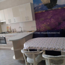 Продам квартиру, Победы просп. , 2  ком., 77.50 м², евроремонт