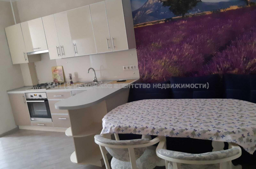 Продам квартиру, Победы просп. , 2  ком., 77.50 м², евроремонт 