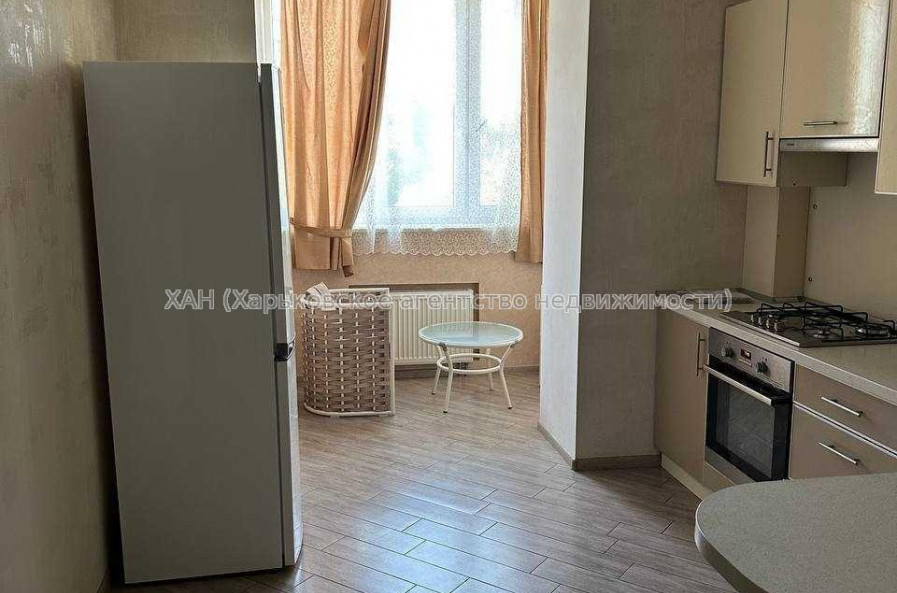 Продам квартиру, Победы просп. , 2  ком., 77.50 м², евроремонт 