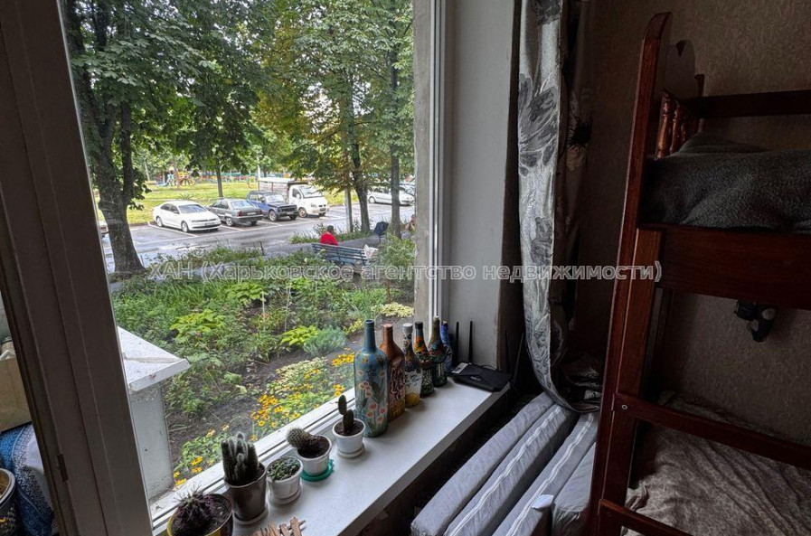 Продам квартиру, Тракторостроителей просп. , 1 кім., 26.20 м², косметический ремонт 